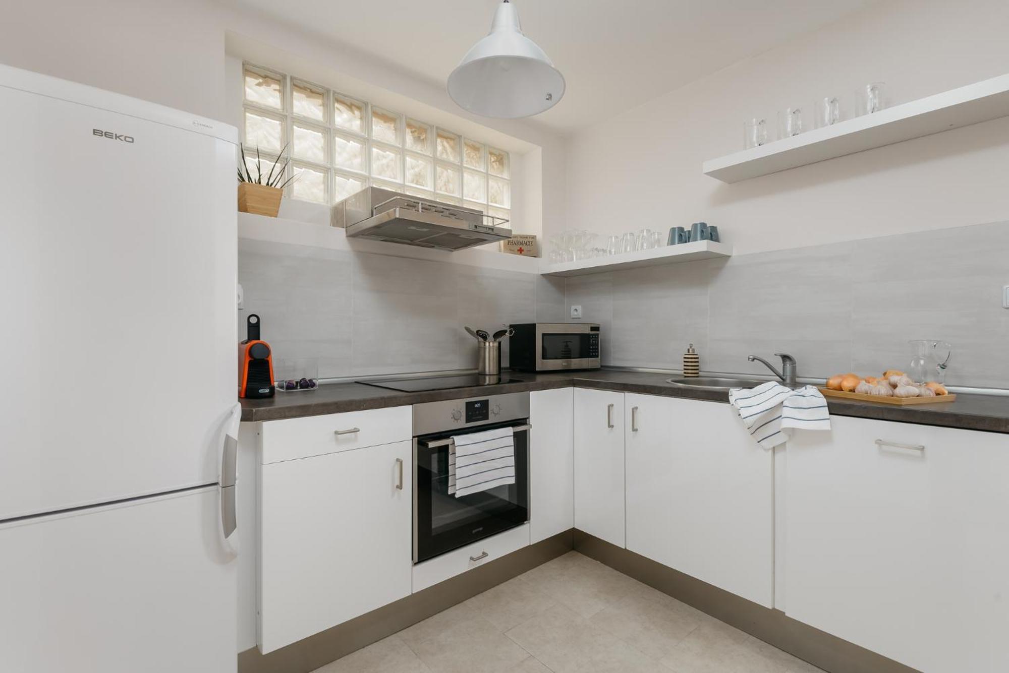 Roy 2 Bdr Apartment With Prague Castle View, Parking & Ac Exterior photo